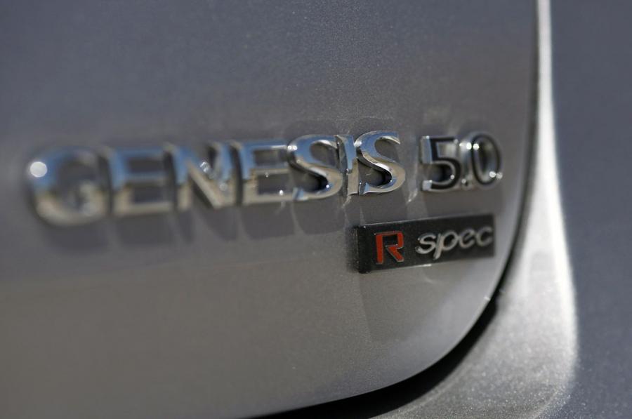  Hyundai Genesis 5.0 R-Spec 2012 года  (фото 29 из 33)